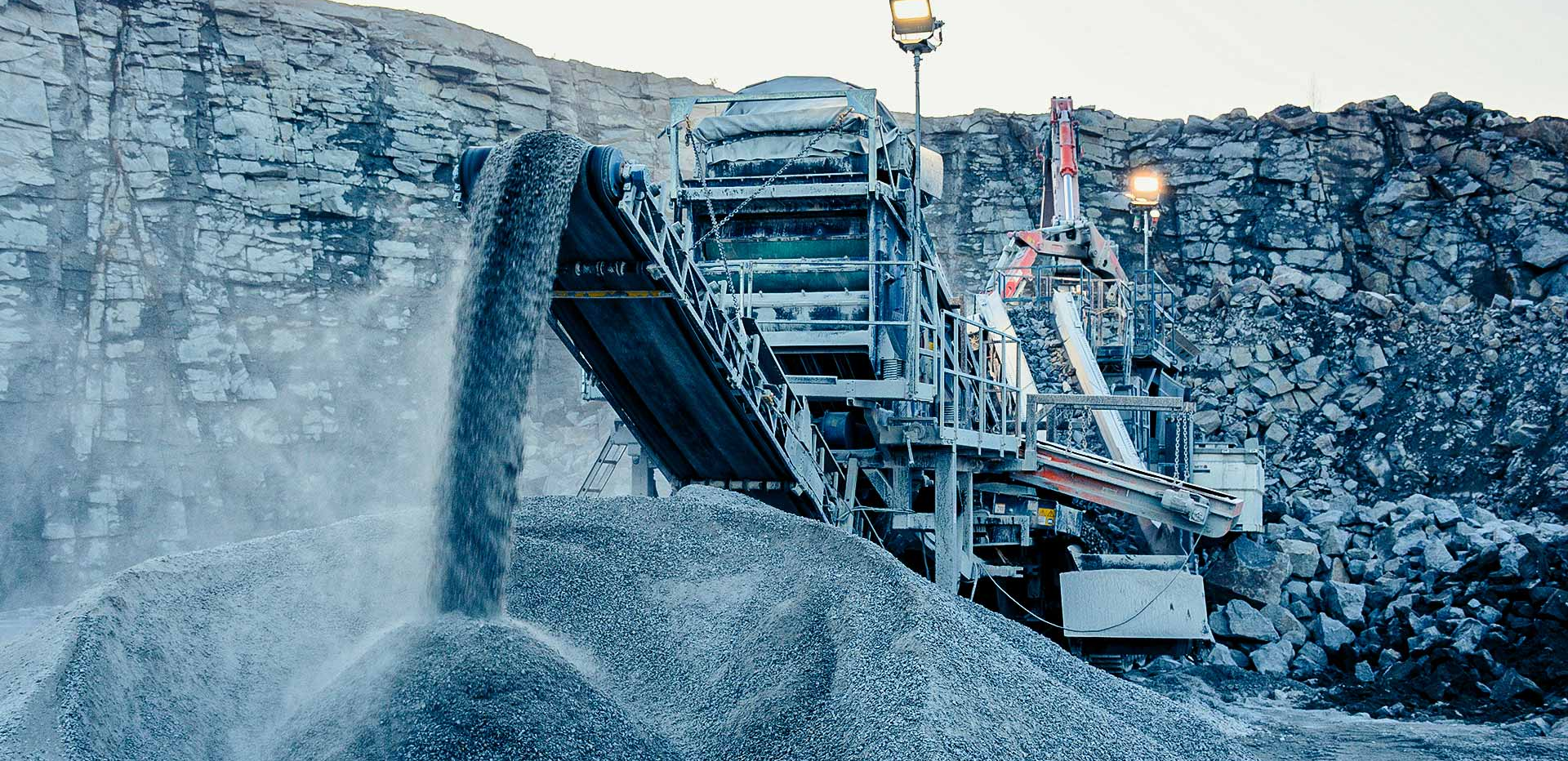 Slitedeler til knusing, sikting og kverning